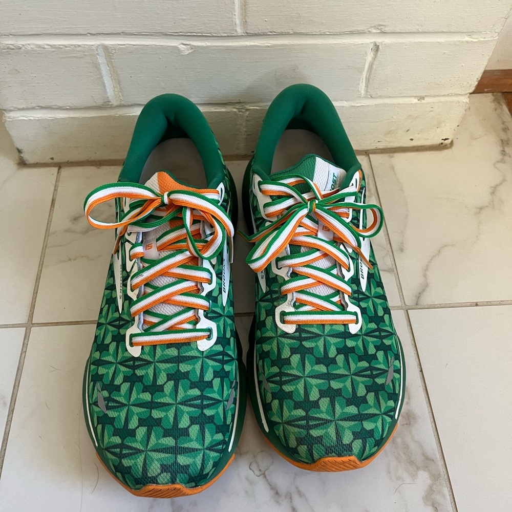 Womens Brooks Ghost Sneakers